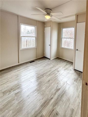 1001 NE 44th Street, Kansas City, MO 64116