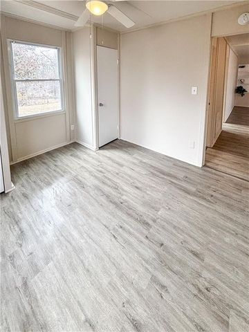 1001 NE 44th Street, Kansas City, MO 64116