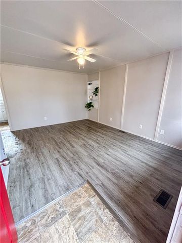 1001 NE 44th Street, Kansas City, MO 64116