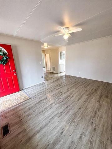 1001 NE 44th Street, Kansas City, MO 64116