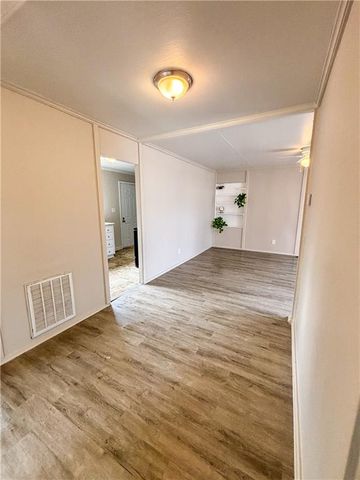 1001 NE 44th Street, Kansas City, MO 64116