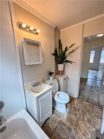 1001 NE 44th Street, Kansas City, MO 64116