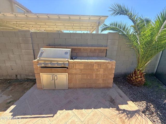 18221 W MISSION Lane, Waddell, AZ 85355