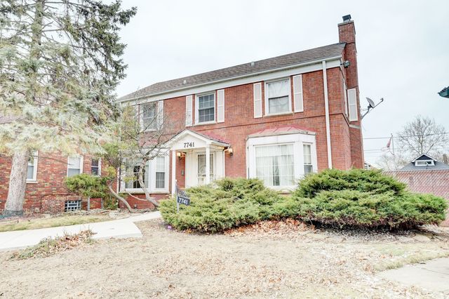 7741 S Paxton Avenue, Chicago, IL 60649