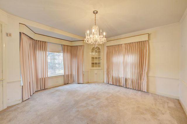 7741 S Paxton Avenue, Chicago, IL 60649