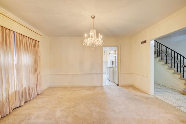 7741 S Paxton Avenue, Chicago, IL 60649