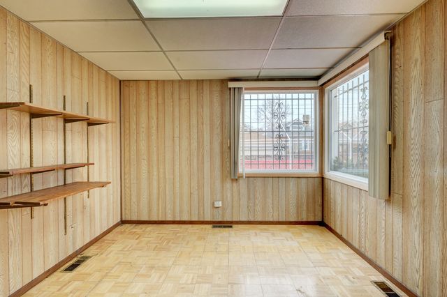 7741 S Paxton Avenue, Chicago, IL 60649