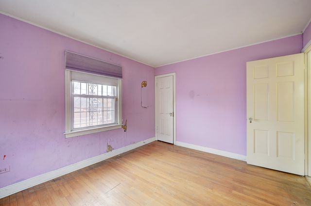 7741 S Paxton Avenue, Chicago, IL 60649