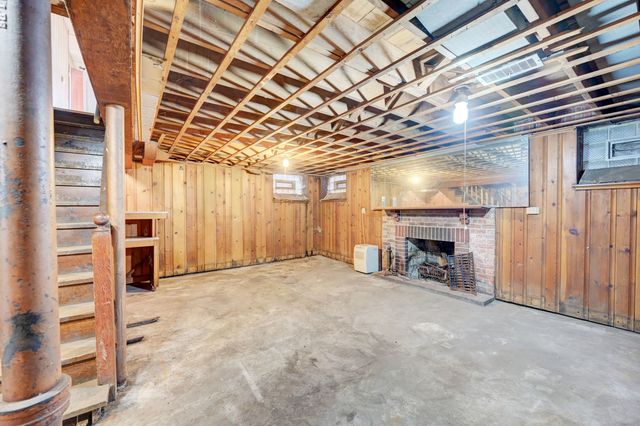 7741 S Paxton Avenue, Chicago, IL 60649