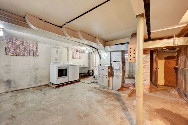 7741 S Paxton Avenue, Chicago, IL 60649