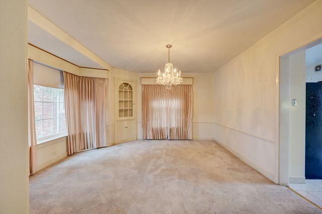 7741 S Paxton Avenue, Chicago, IL 60649