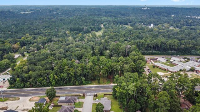 702 E Church Street, Livingston, TX 77351