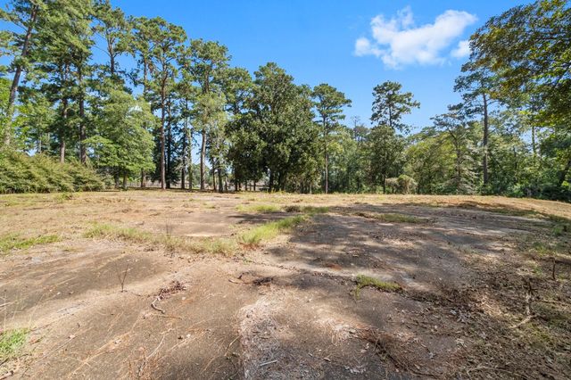 702 E Church Street, Livingston, TX 77351