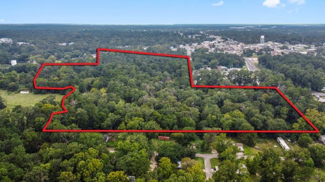 702 E Church Street, Livingston, TX 77351