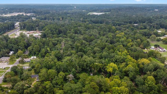 702 E Church Street, Livingston, TX 77351