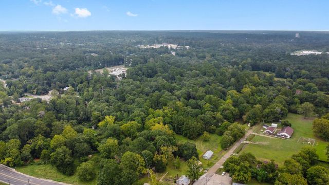 702 E Church Street, Livingston, TX 77351