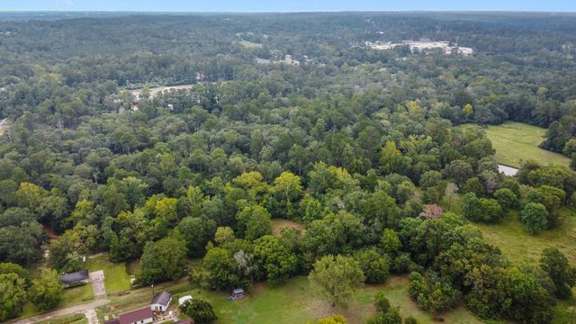 702 E Church Street, Livingston, TX 77351