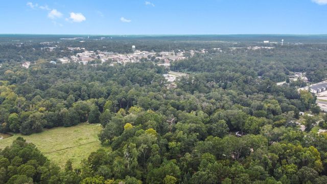 702 E Church Street, Livingston, TX 77351