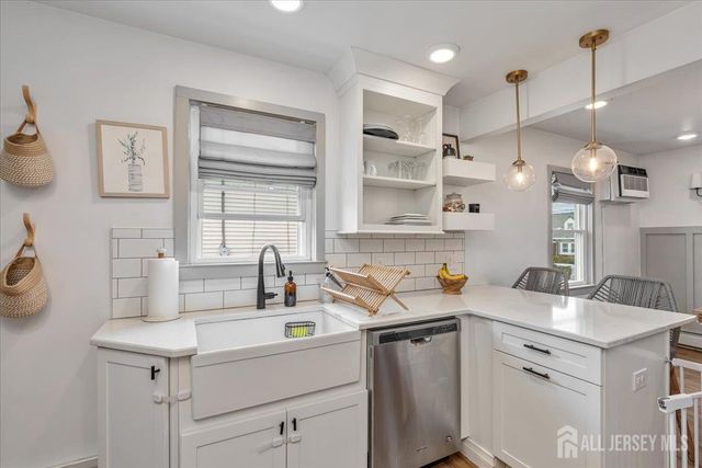 93 Inwood Avenue, Colonia, NJ 07067