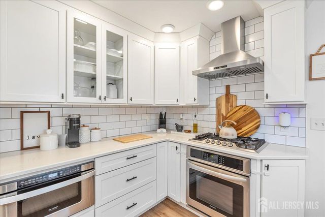 93 Inwood Avenue, Colonia, NJ 07067