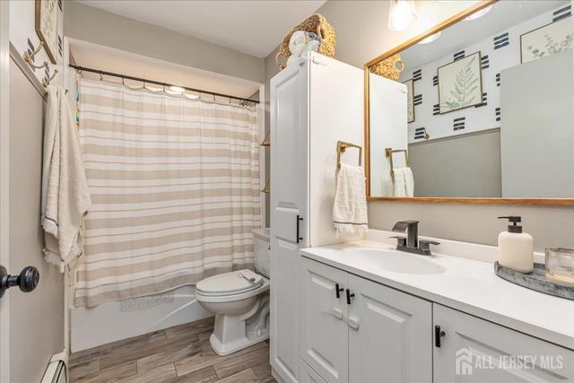 93 Inwood Avenue, Colonia, NJ 07067