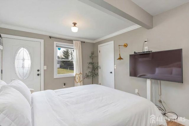 93 Inwood Avenue, Colonia, NJ 07067