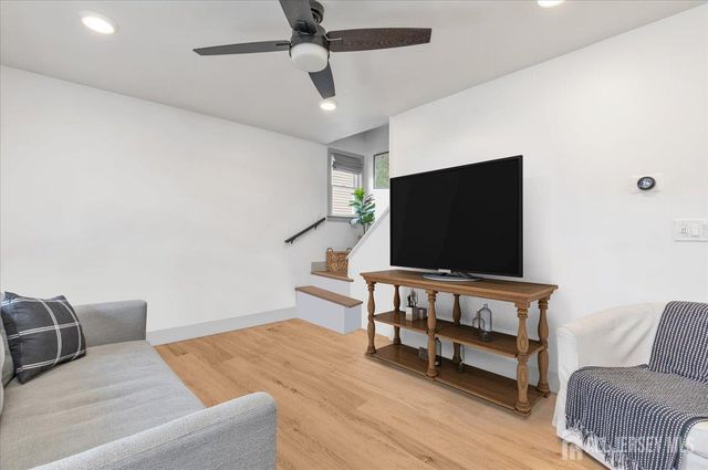 93 Inwood Avenue, Colonia, NJ 07067