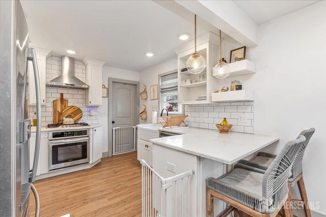 93 Inwood Avenue, Colonia, NJ 07067