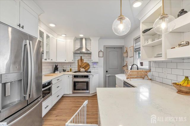 93 Inwood Avenue, Colonia, NJ 07067