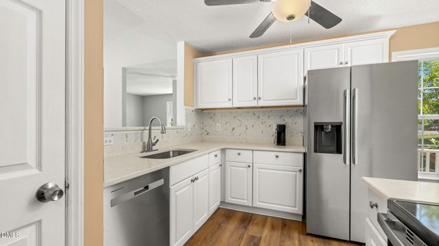 402 Happy Days Court, Apex, NC 27502