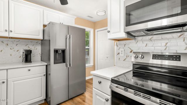 402 Happy Days Court, Apex, NC 27502