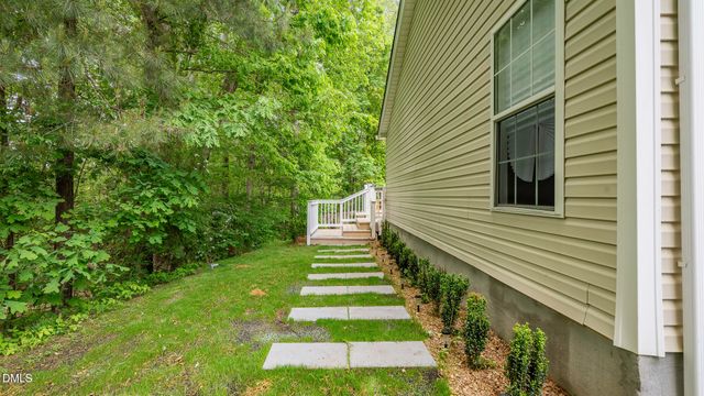 402 Happy Days Court, Apex, NC 27502