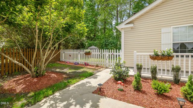 402 Happy Days Court, Apex, NC 27502