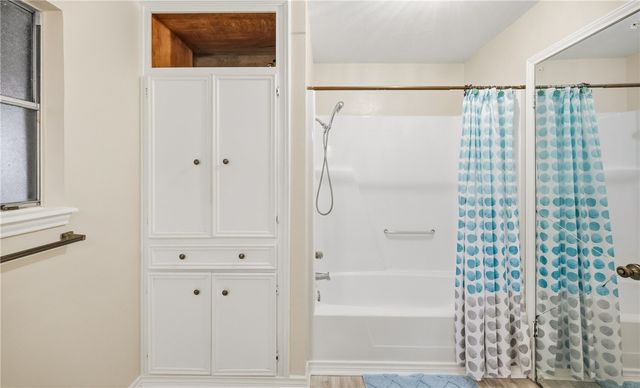 3141 Sylvan Crest Dr, Corpus Christi, TX 78415