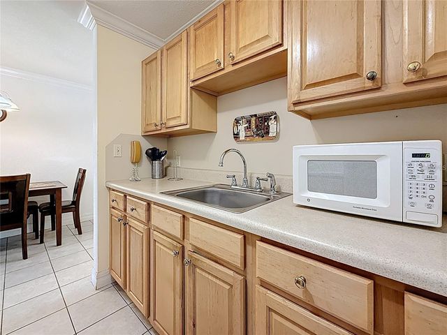 8425 112TH STREET 104, Seminole, FL 33772