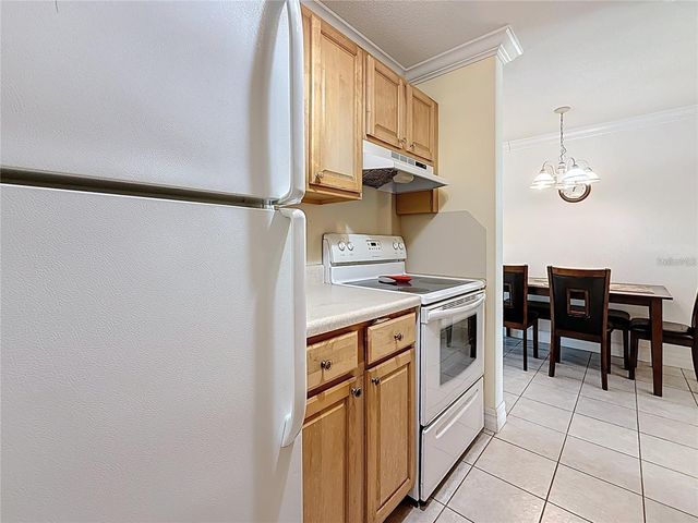 8425 112TH STREET 104, Seminole, FL 33772