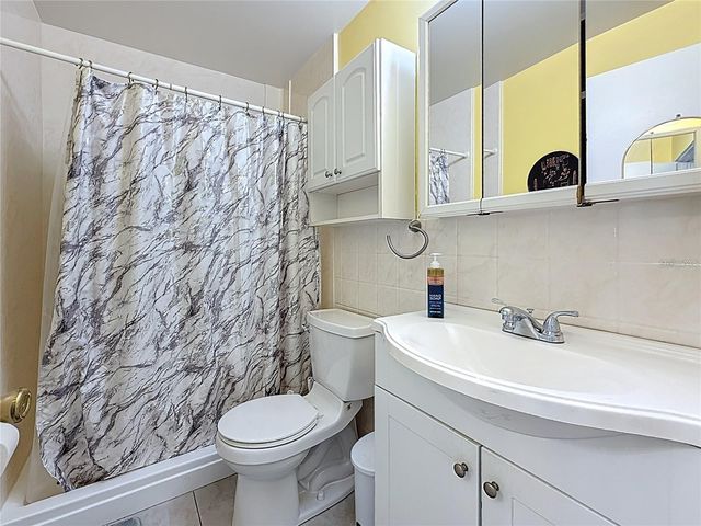 8425 112TH STREET 104, Seminole, FL 33772