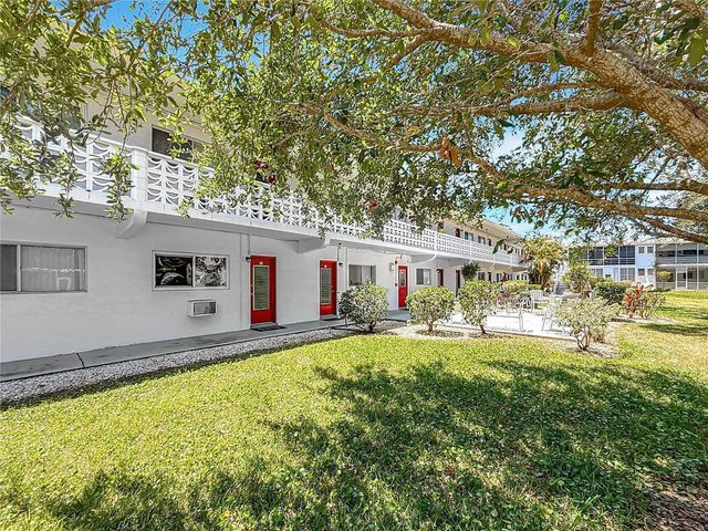 8425 112TH STREET 104, Seminole, FL 33772