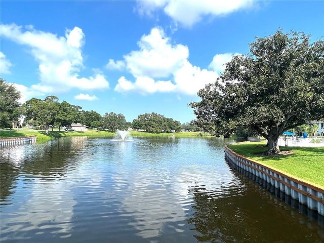 8425 112TH STREET 104, Seminole, FL 33772