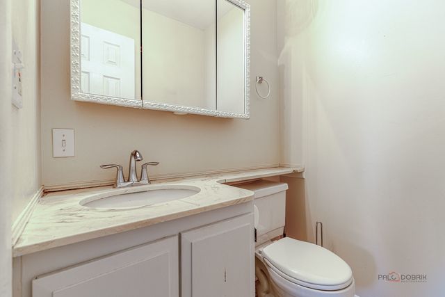 2407 E Brandenberry Court 2K, Arlington Heights, IL 60004