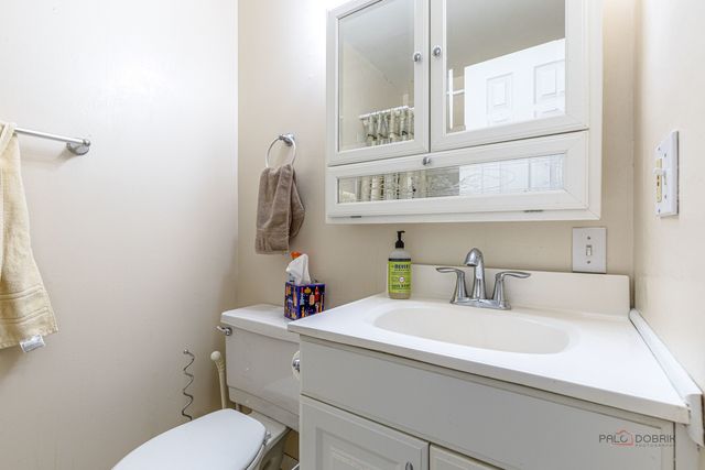 2407 E Brandenberry Court 2K, Arlington Heights, IL 60004