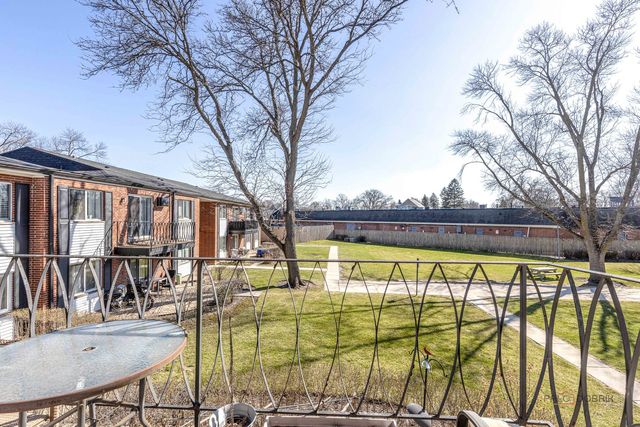 2407 E Brandenberry Court 2K, Arlington Heights, IL 60004