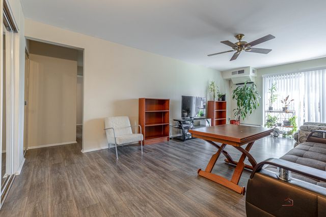 2407 E Brandenberry Court 2K, Arlington Heights, IL 60004