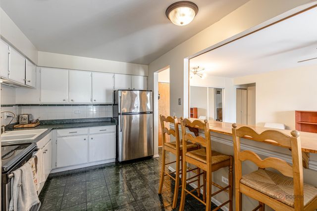 2407 E Brandenberry Court 2K, Arlington Heights, IL 60004