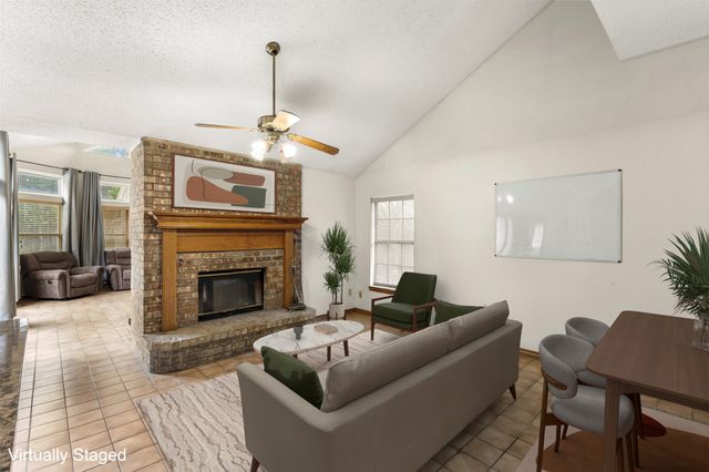 2909 Pitkin Drive, Arlington, TX 76006