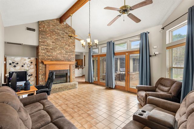 2909 Pitkin Drive, Arlington, TX 76006