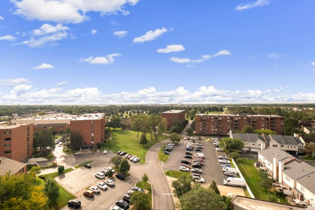 3925 Triumvera Drive 12E, Glenview, IL 60025