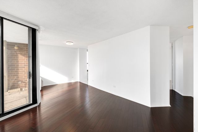 3925 Triumvera Drive 12E, Glenview, IL 60025
