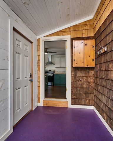 78 Ferry Street, Easthampton, MA 01027