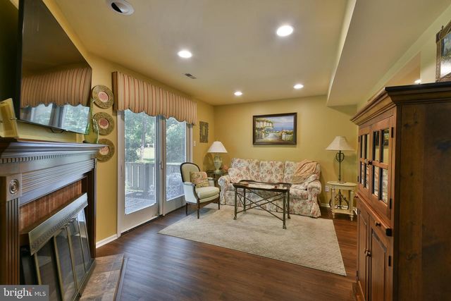95 GOLF CLUB DR, Langhorne, PA 19047